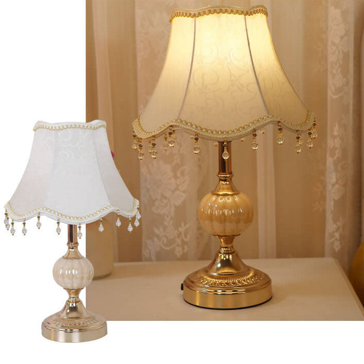 Traditional Vintage Fabric Floral Glass Hardware Plating 1-Light Table Lamp for Bedroom