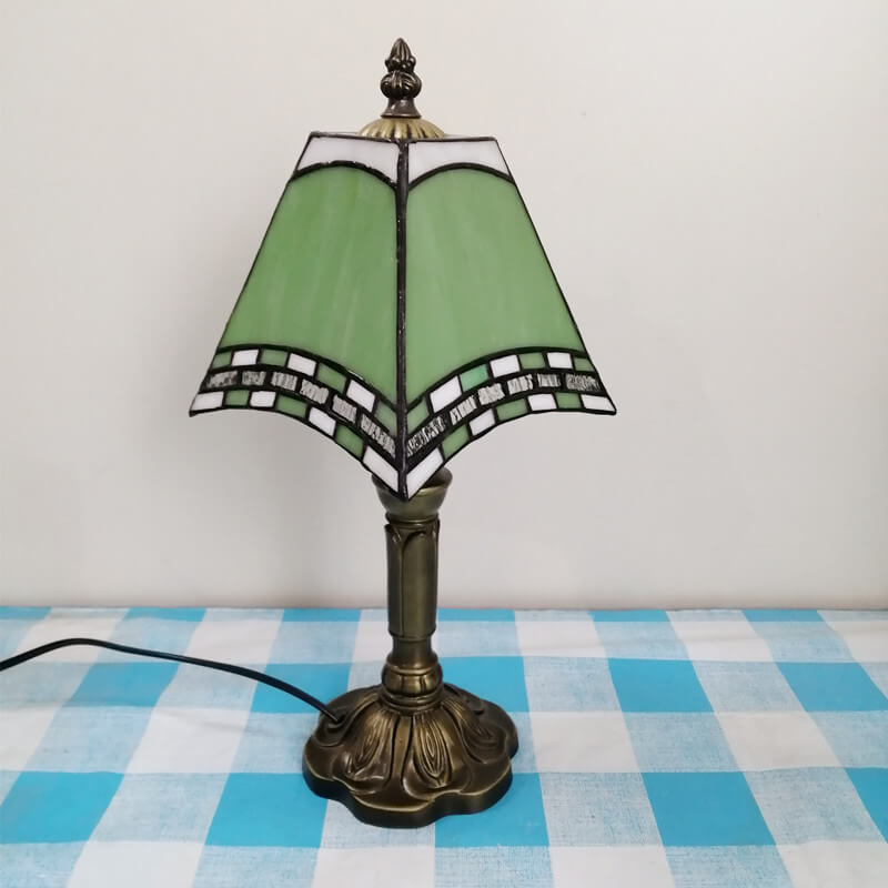 Traditional Tiffany Square Stained Glass Iron 1-Light Table Lamp For Bedroom