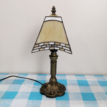 Traditional Tiffany Square Stained Glass Iron 1-Light Table Lamp For Bedroom