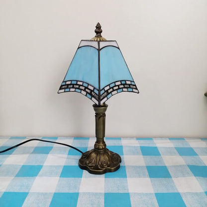 Traditional Tiffany Square Stained Glass Iron 1-Light Table Lamp For Bedroom