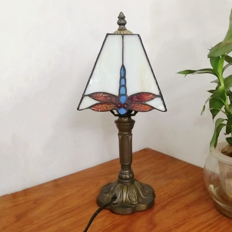 Traditional Tiffany Square Stained Glass Iron 1-Light Table Lamp For Bedroom