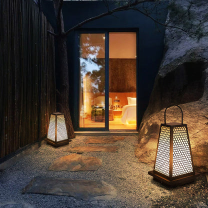Traditional Japanese Solar Waterproof Stainless Steel Acrylic Trapezoidal Honeycombed Lantern LED Outdoor Light Landscape Lighting For Garden