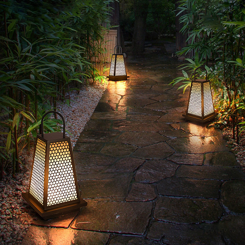 Traditional Japanese Solar Waterproof Stainless Steel Acrylic Trapezoidal Honeycombed Lantern LED Outdoor Light Landscape Lighting For Garden