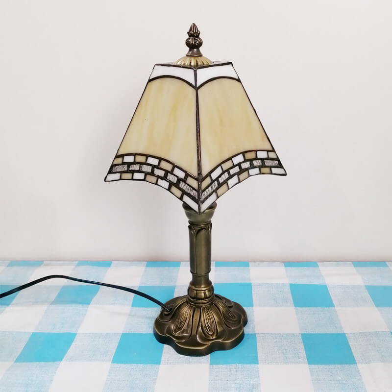 Traditional Tiffany Square Stained Glass Iron 1-Light Table Lamp For Bedroom